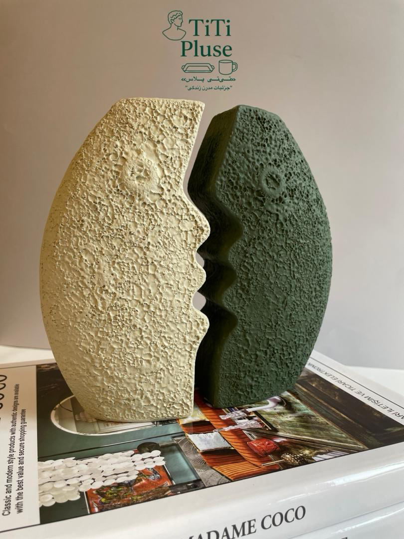 مجسمه بوسه - Thumbnail 3