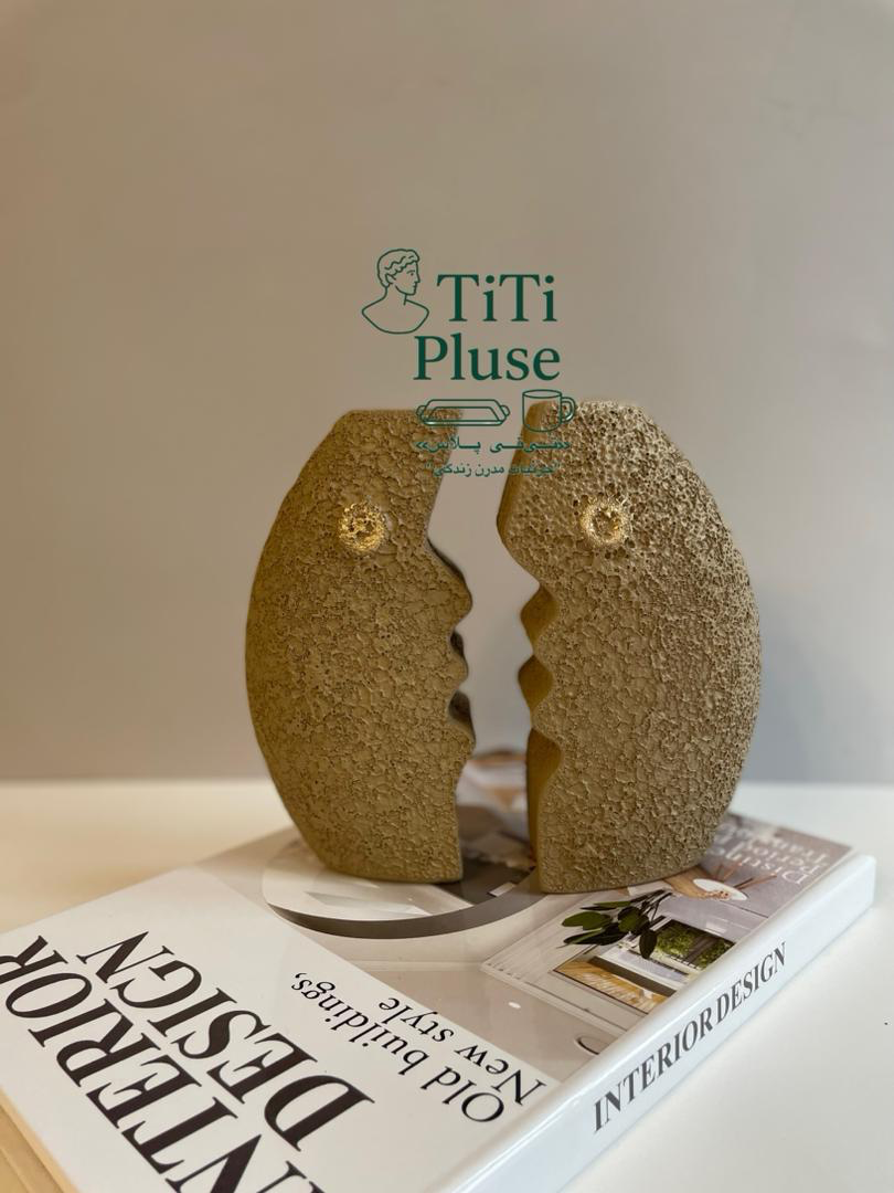 مجسمه بوسه - Thumbnail 2